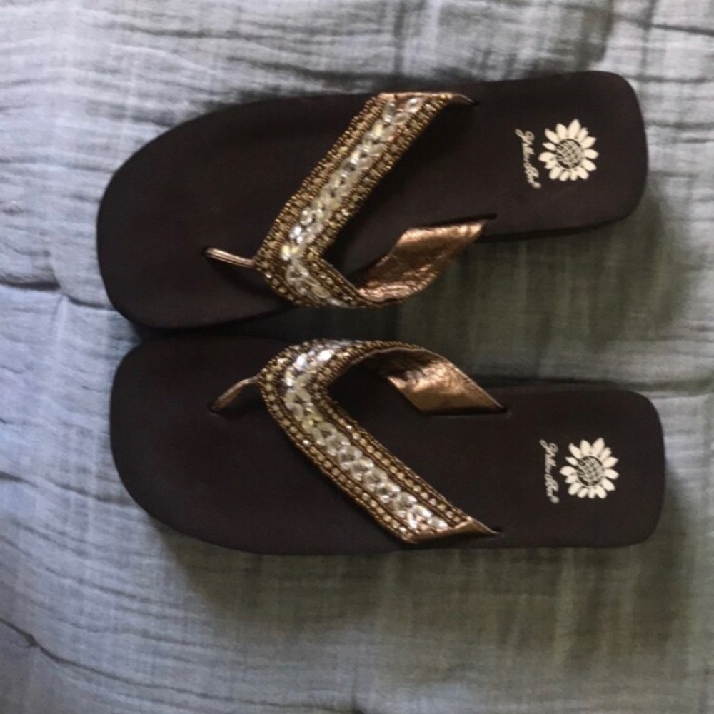 Yellow box lifted sandals